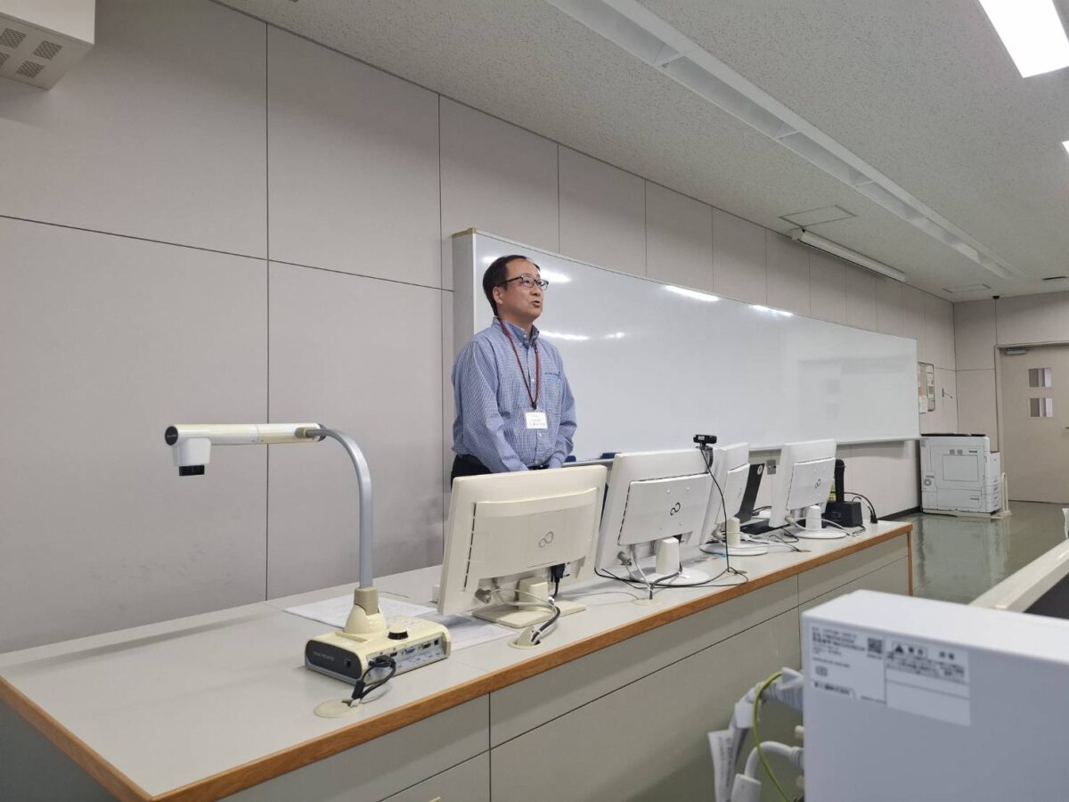 保護中: 【産学連携】摂南大学「マーケティング演習B」にて当校の稲岡がゲストスピーカーとして登壇！自社開発ゲーム「走れメロン」の体験も行いました